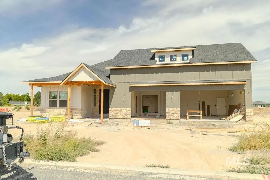 1016 E Coventry Ln, Burley