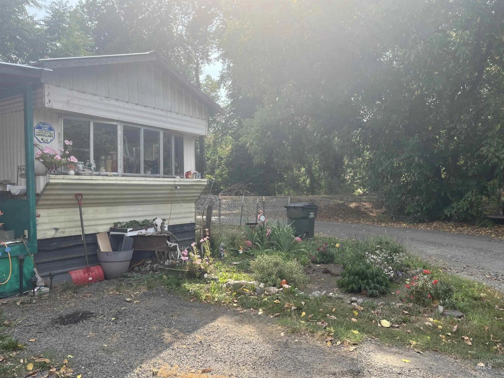 102 North Street, Stites