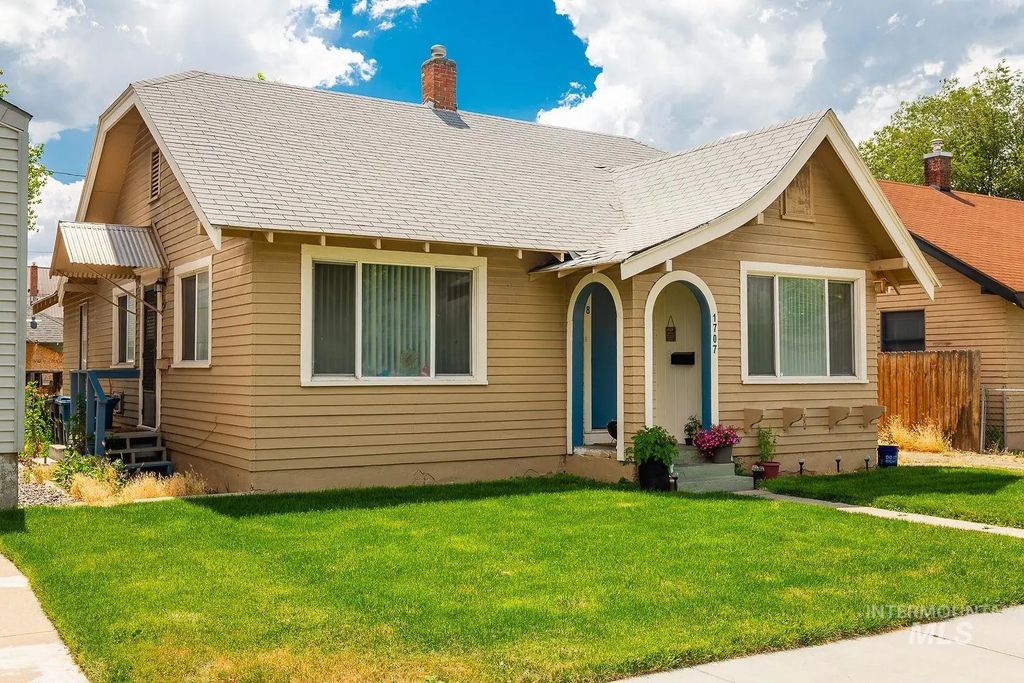 1707 2nd Street S, Nampa