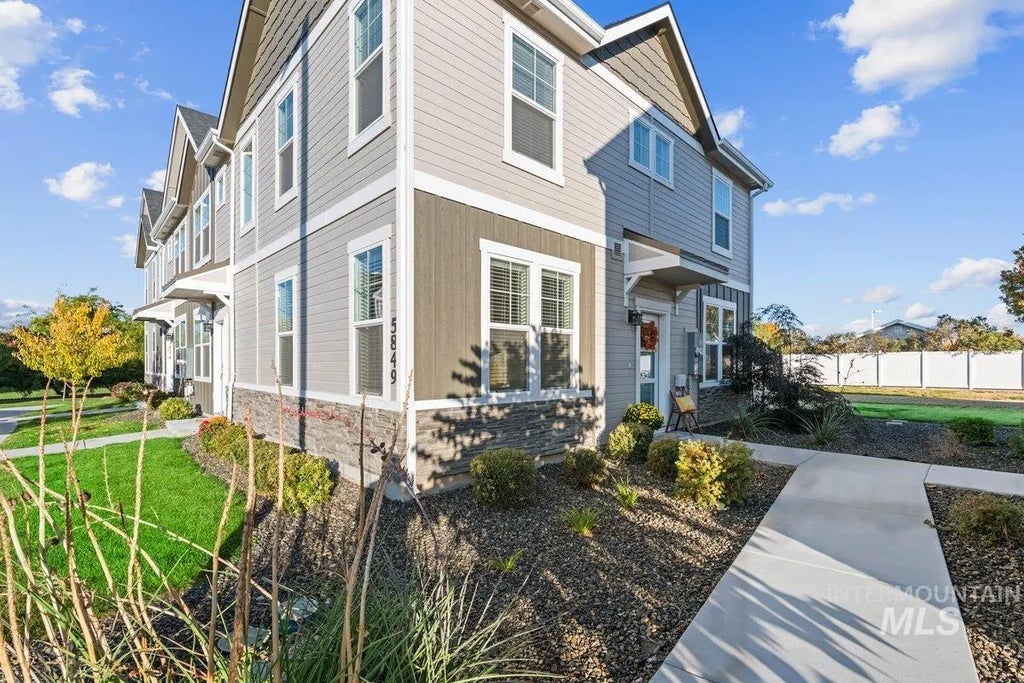 5849 S Carlburg Ln, Boise