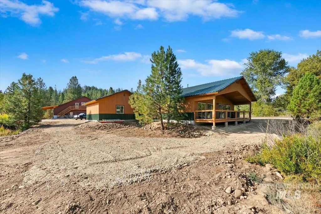 213 Lainey Lane, Idaho City