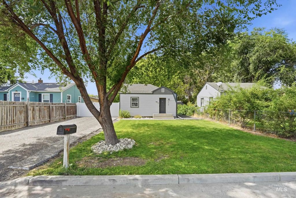 419 S Locust St., Nampa