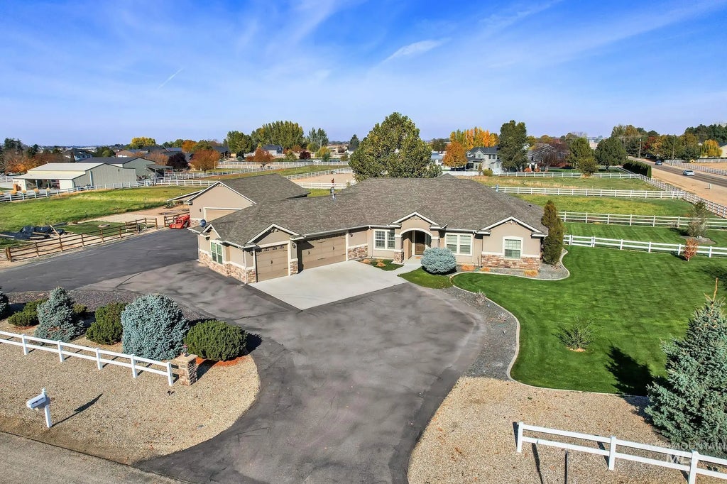 12220 Apple Rose Way, Nampa