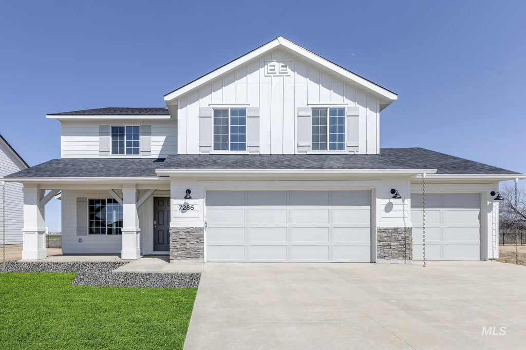 2050 Strike Eagle St, Mountain Home