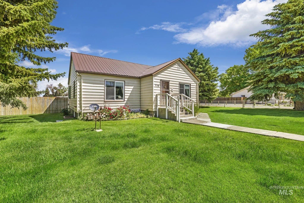 738 3rd Avenue East, Gooding