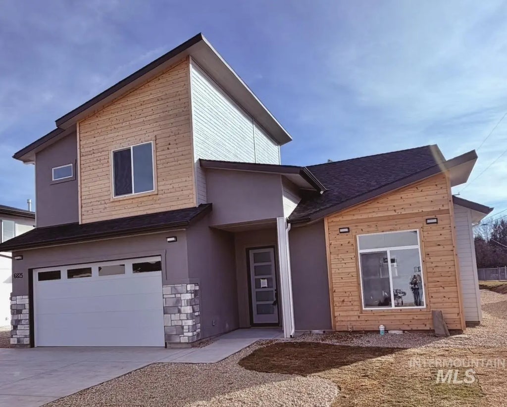 6825 W Ustick, Boise