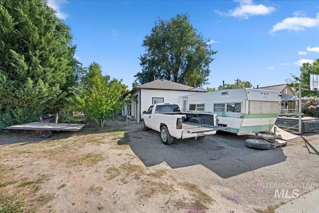 602 E Chicago Street, Caldwell