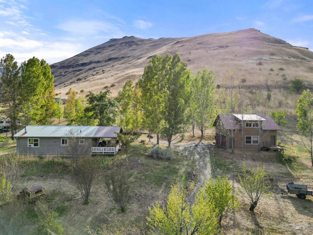 61380 Highway 129, Anatone