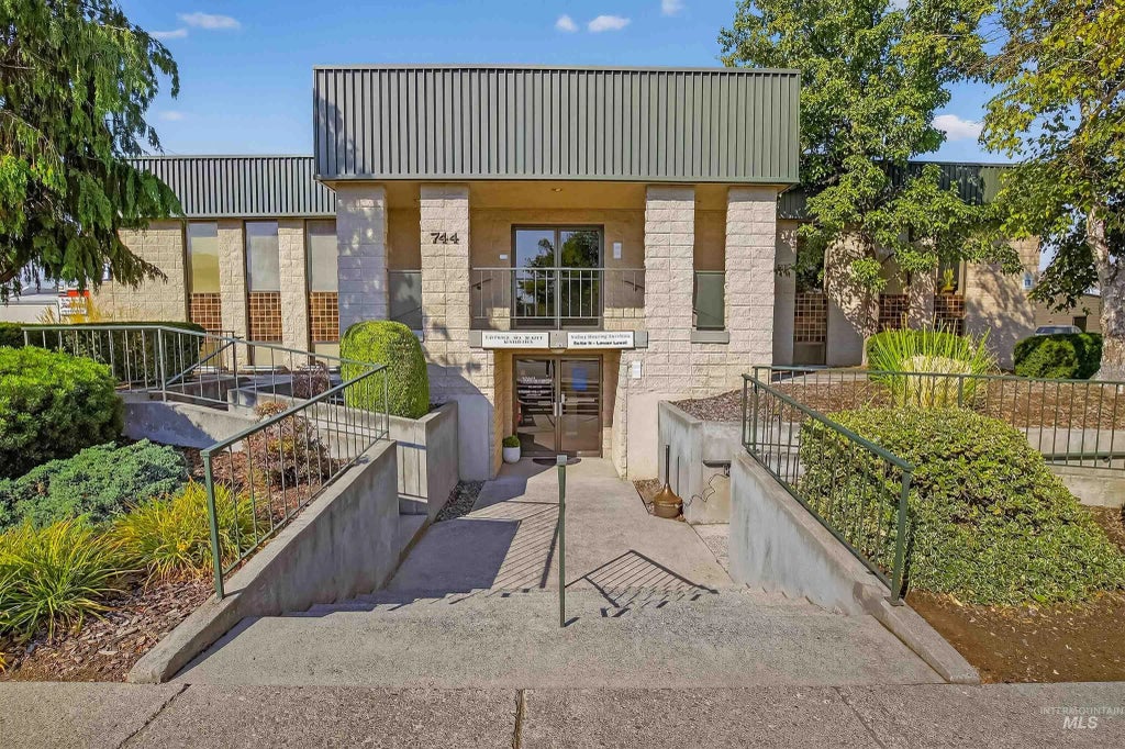 744 5th Street, Clarkston