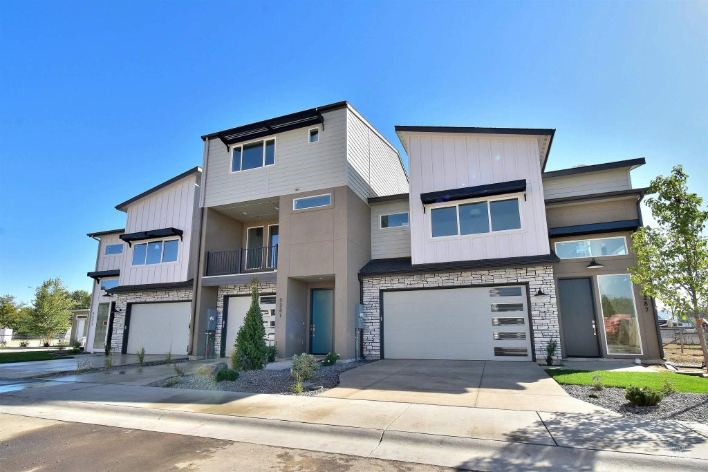 5287 N River Water Lane, Garden City