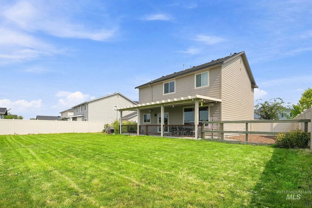 17215 N Wingtip Way, Nampa
