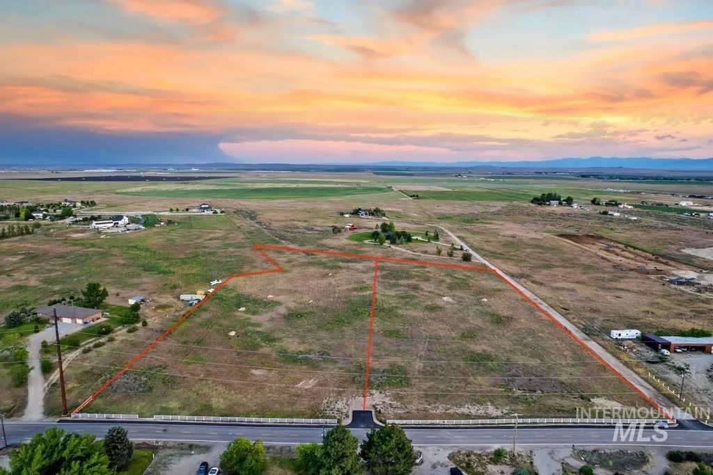 9661 W Kuna Rd., Kuna