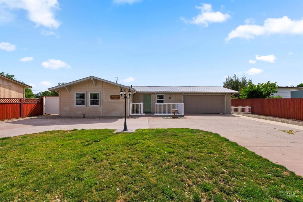 688 Meadow Dr, Emmett