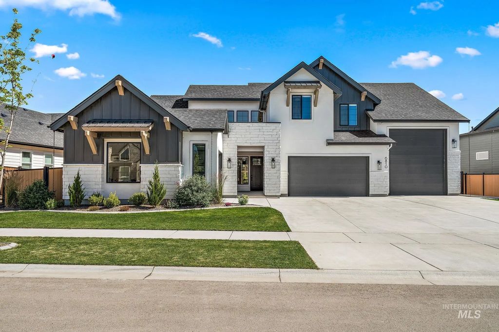 6810 Saddle Bred Way, Star