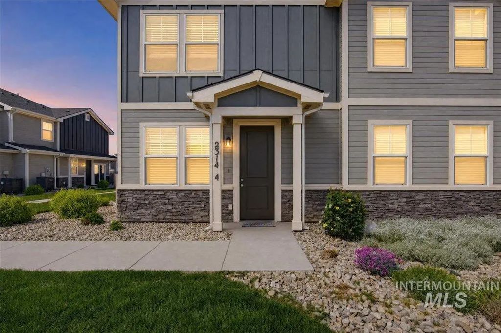 2314 E Spice Loop #4 #4, Nampa