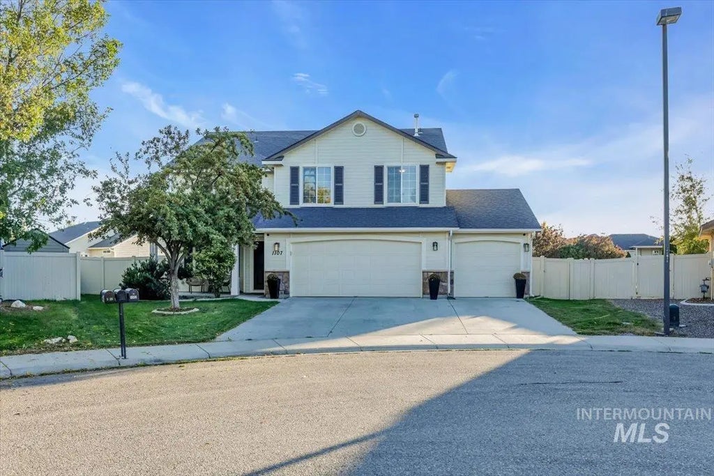 1107 E Pisa Street, Meridian