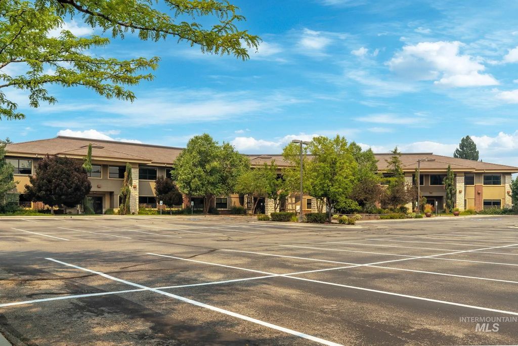 776 E Riverside Dr. #100, Eagle