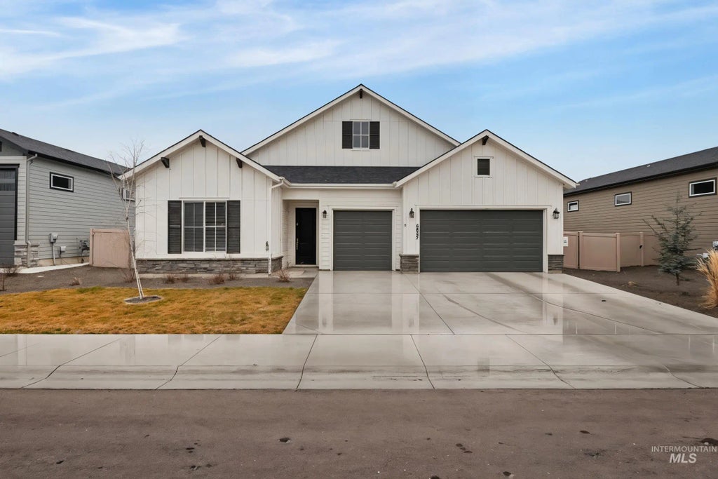 8807 E Snow Drop St, Nampa