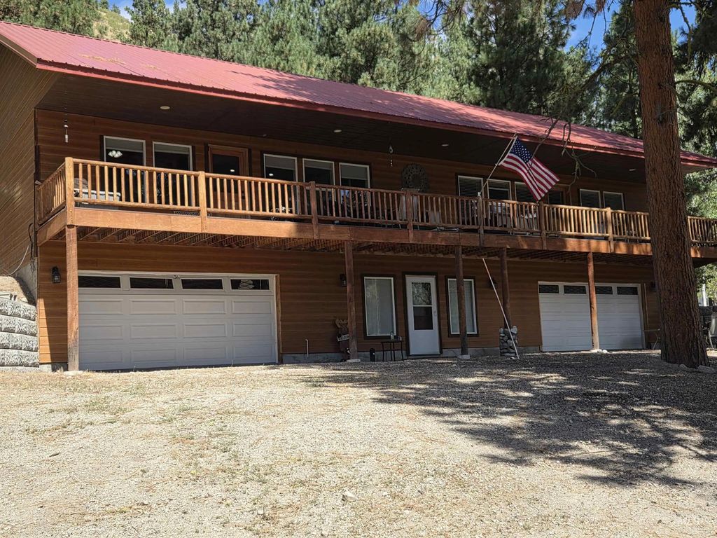 4389 N Pine Featherville Rd, Featherville