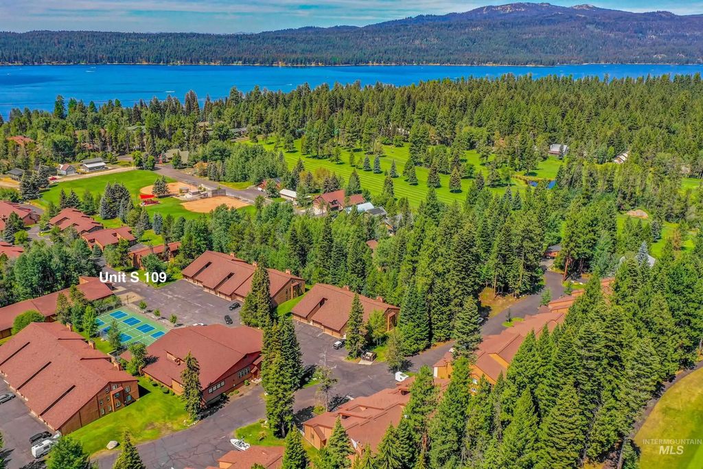 1607 Davis Ave #s109, McCall