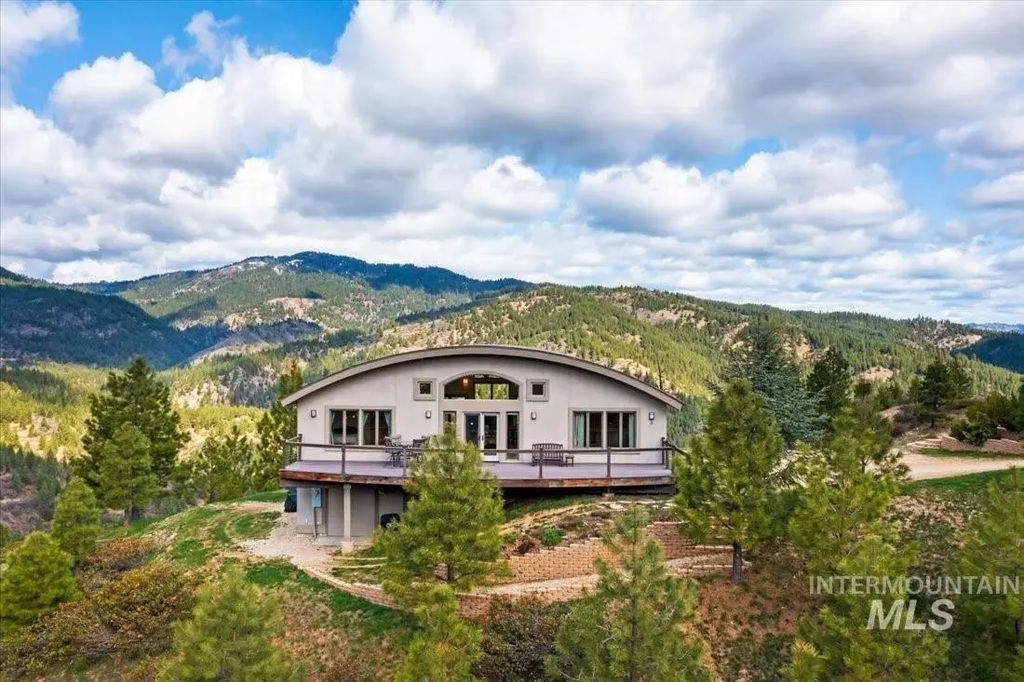 11 Deer Point Cir, Boise