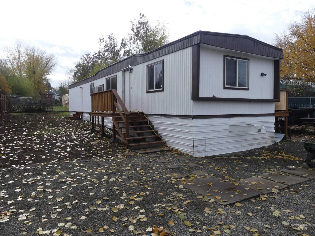 1483 Elm St, Clarkston