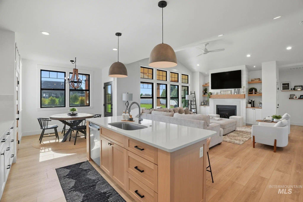 7774 Paddock Ln, Lewiston