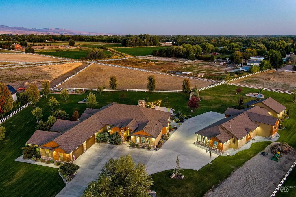 4563 W Cornerstone Lane, Eagle