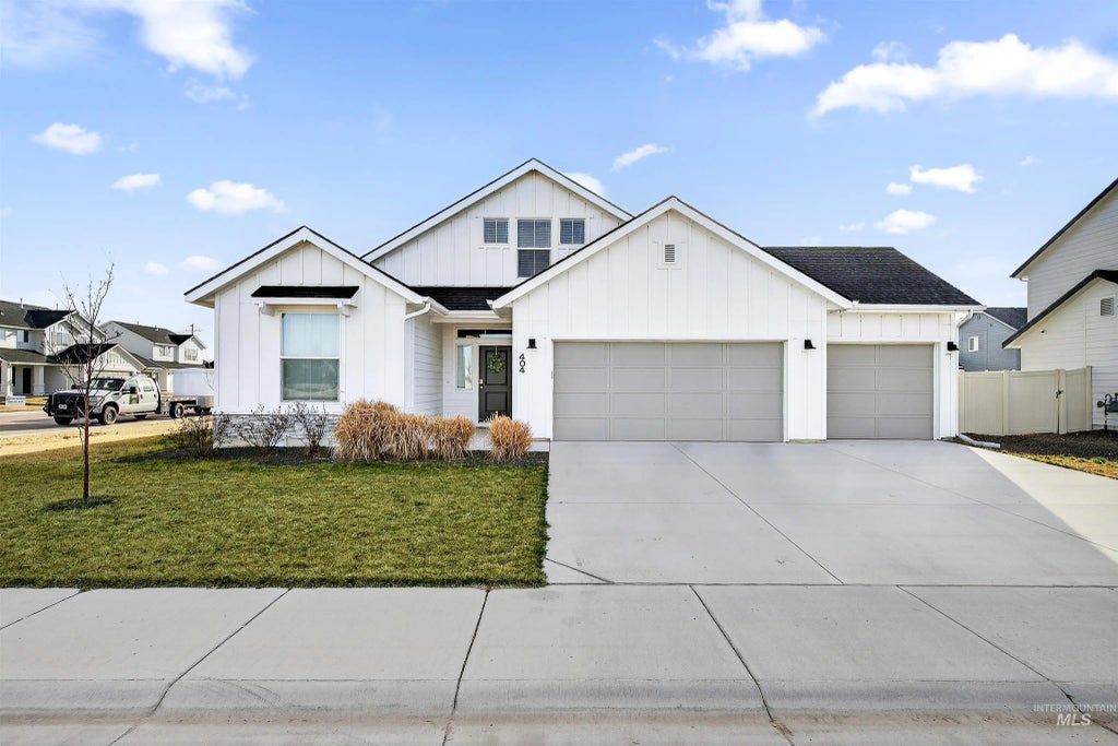 404 Chalcedony, Caldwell