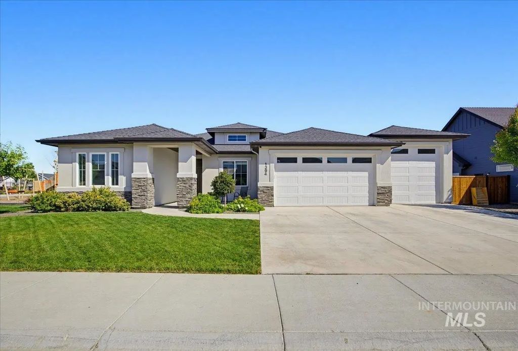 1294 W Tenzing Ct, Nampa