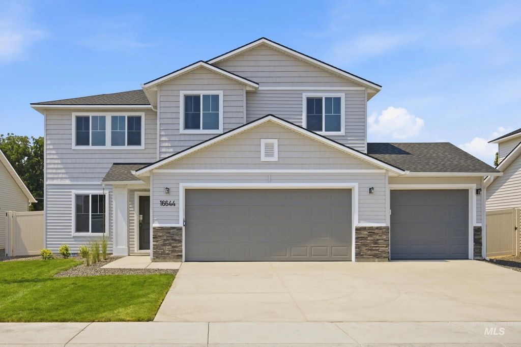 2431 W Tar Sands Dr, Kuna
