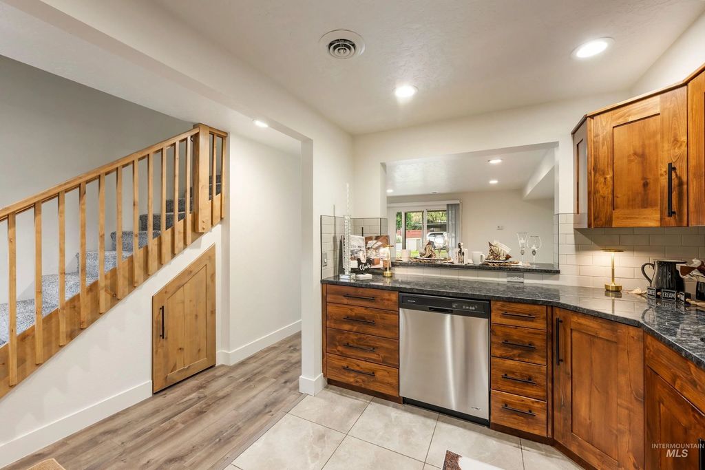 277 N Eagle Glen Ln, Eagle