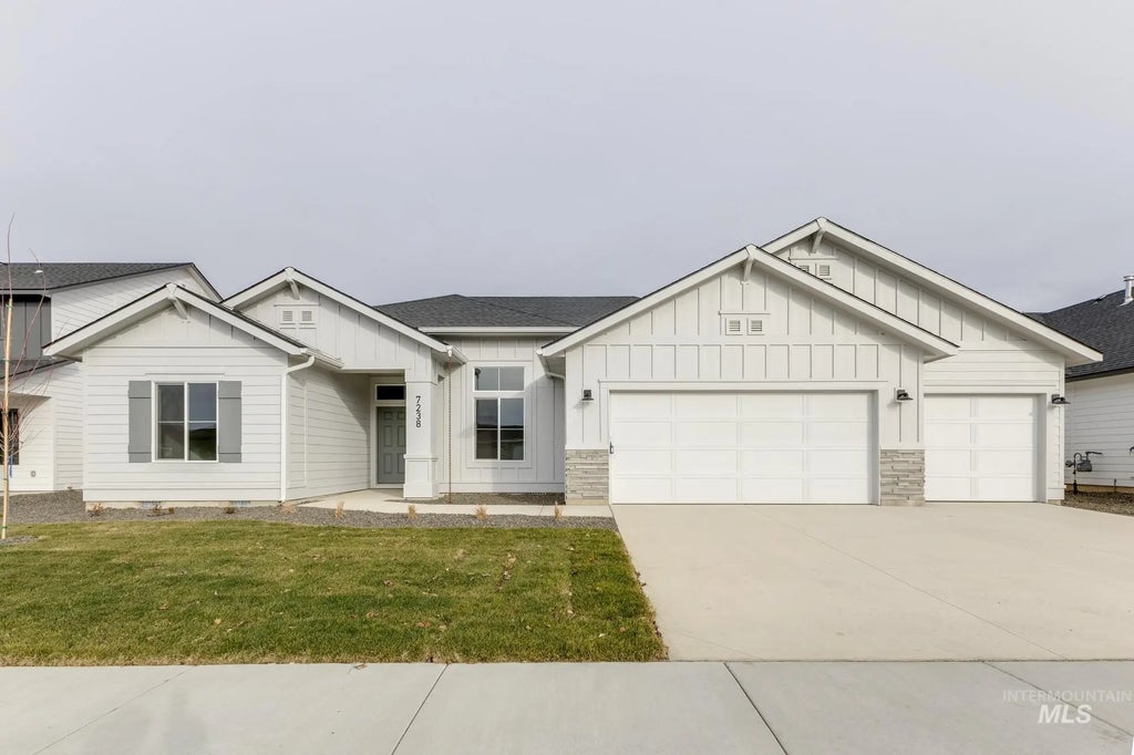7238 E Shields Dr, Nampa