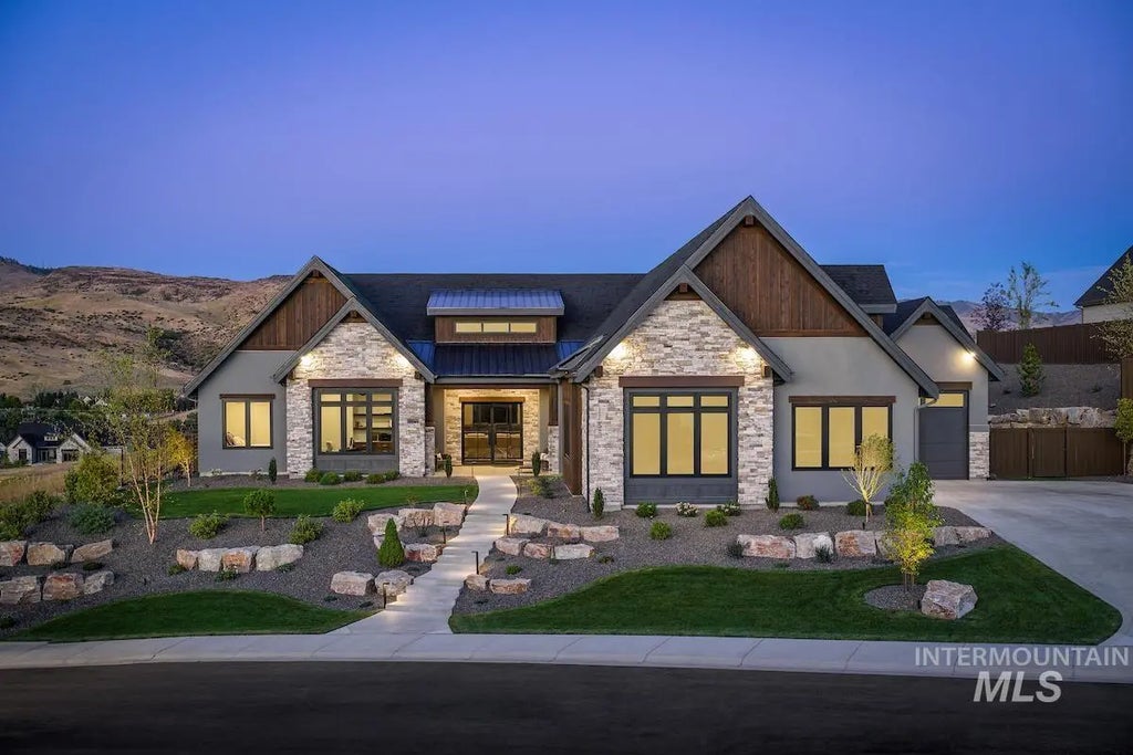 3204 N Harvest Moon Way, Eagle