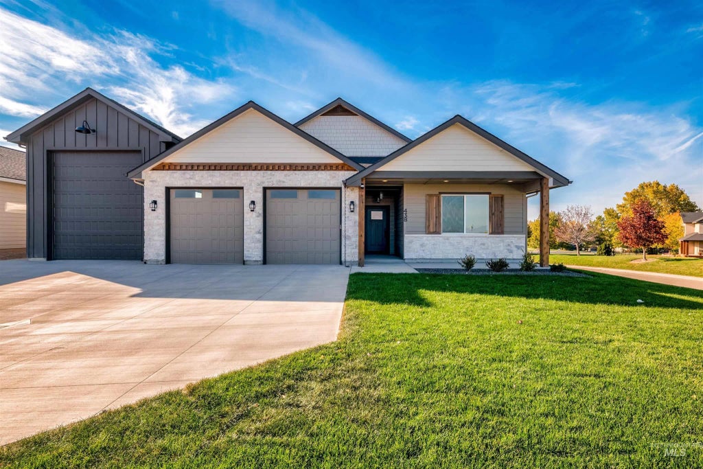 438 E Elaine Ct, Nampa