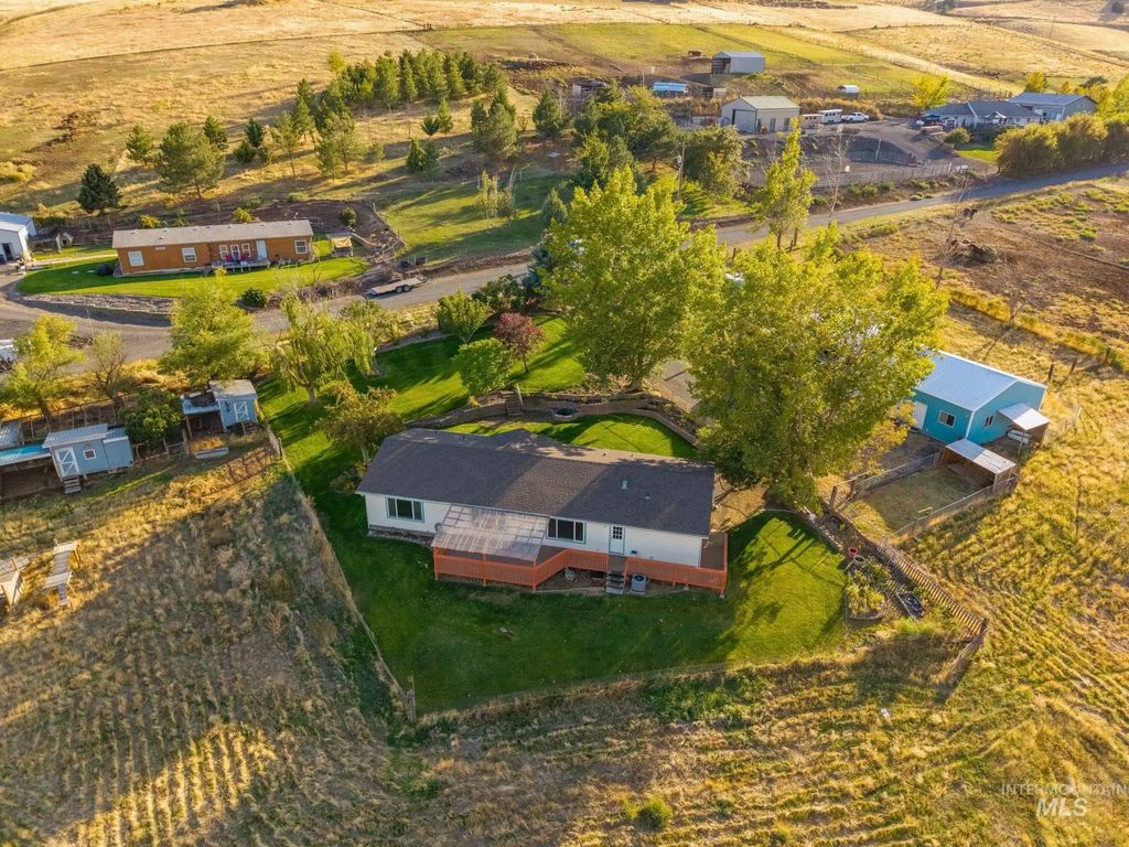 251 Witters Ct, Clarkston