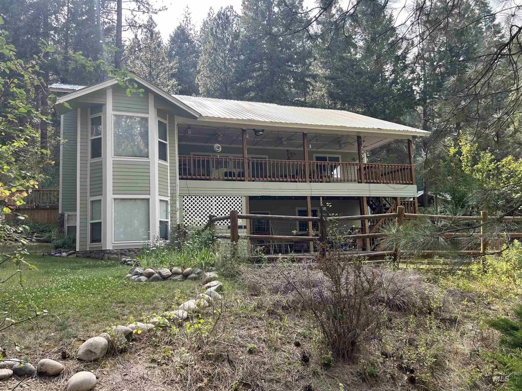 197 Scriver Woods Rd, Garden Valley