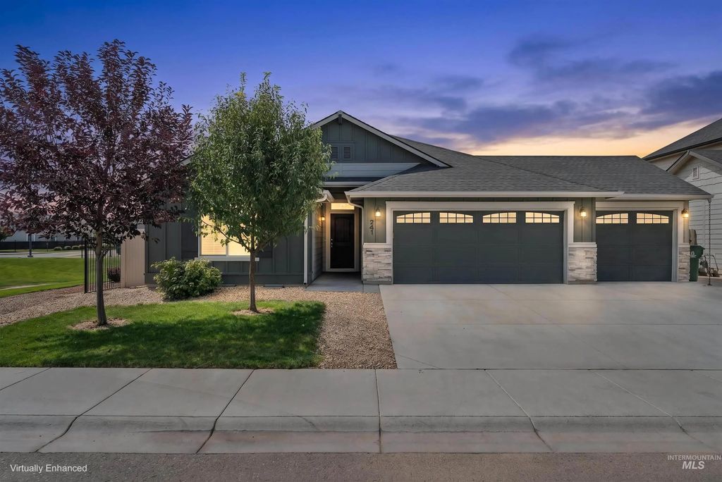 241 S Iceberg Lake Ave, Meridian