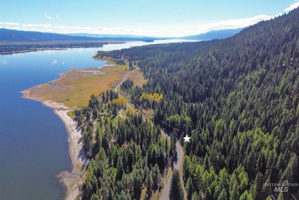 2325 West Mountain Road, Donnelly