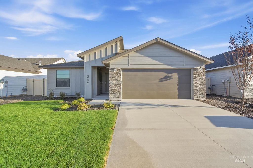 3790 E Freedom Tower Dr, Nampa
