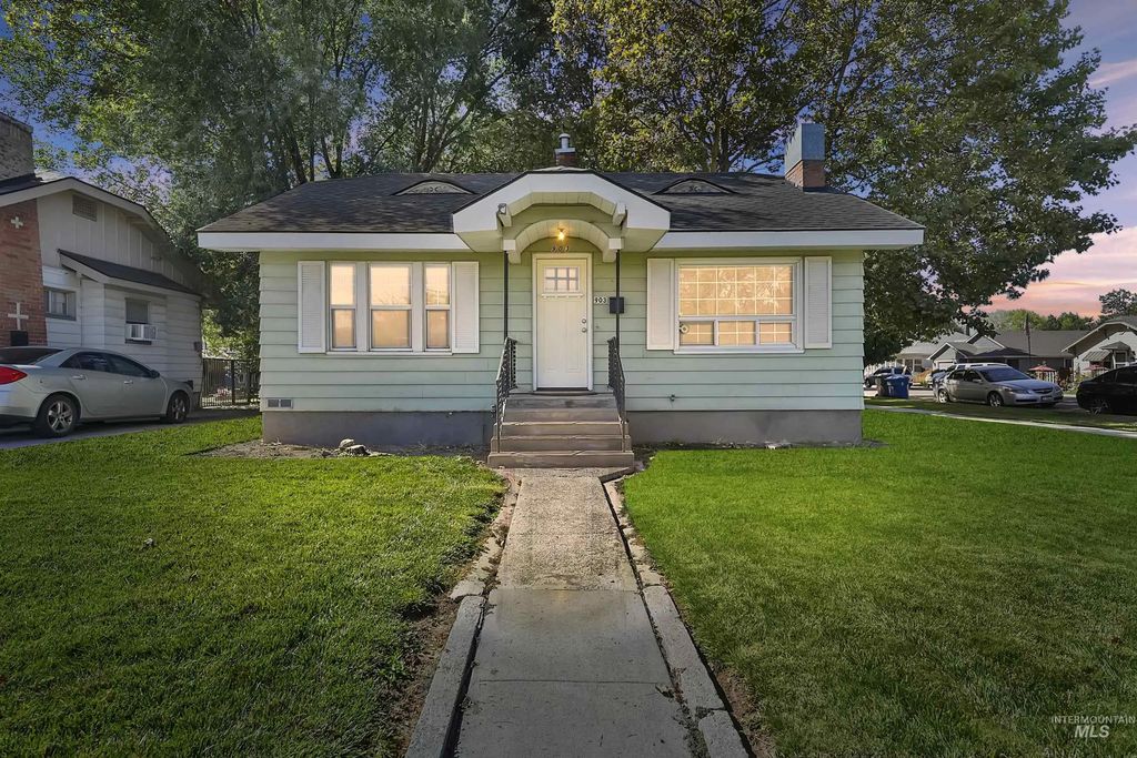 903 7th St S, Nampa