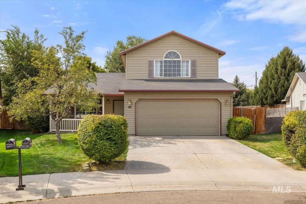141 E Bay Owl Dr, Kuna