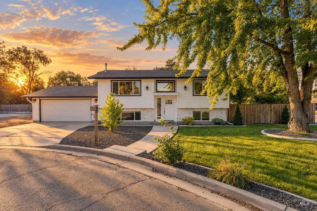 2204 Cari Circle, Caldwell