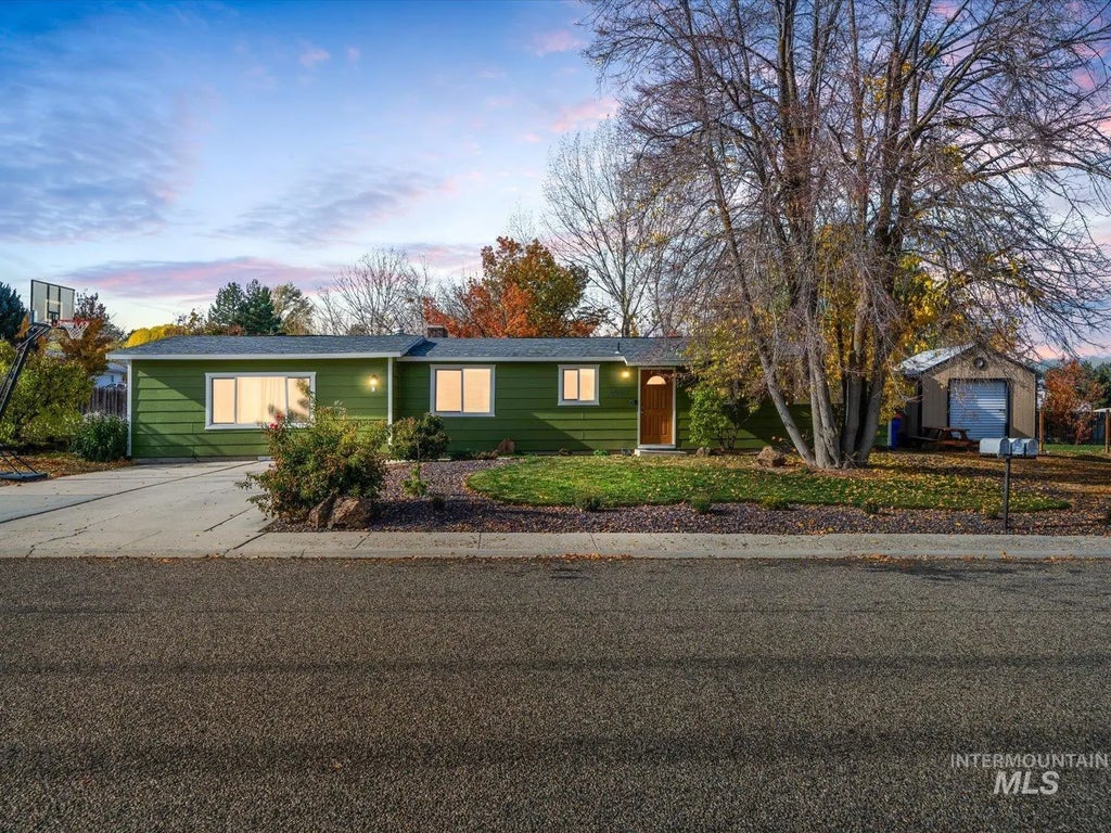 6985 S Valley Heights, Boise