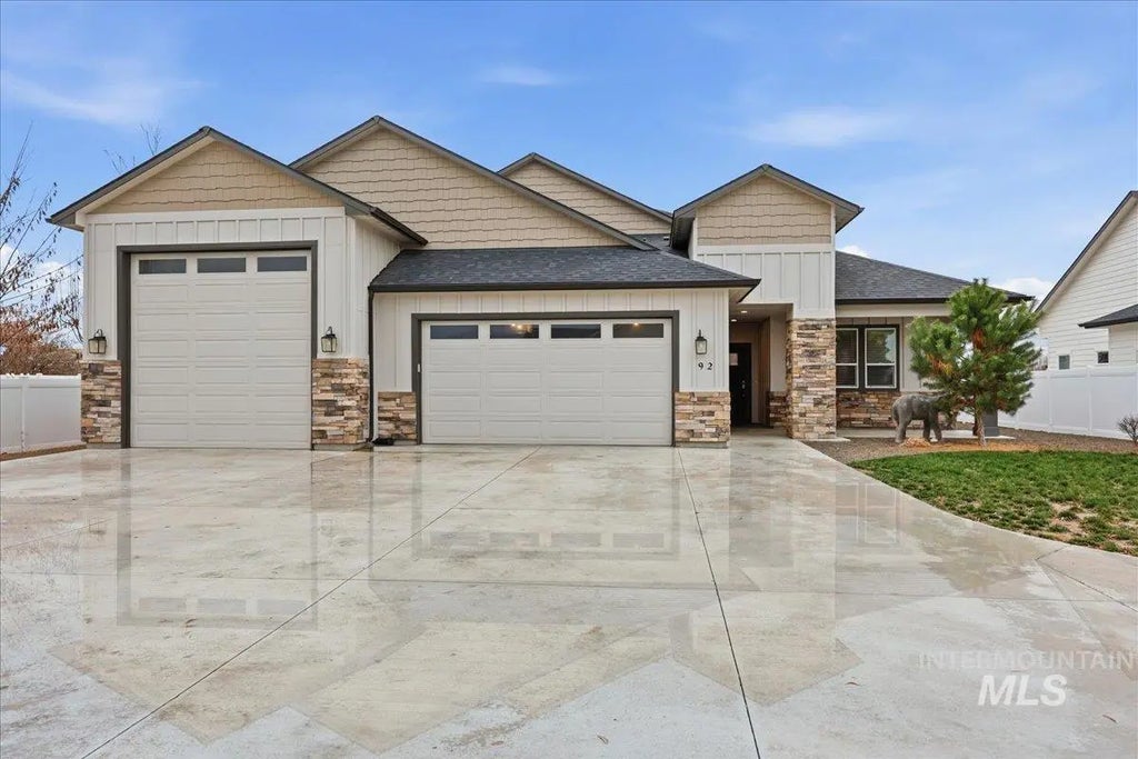 92 S Ravine Way, Nampa