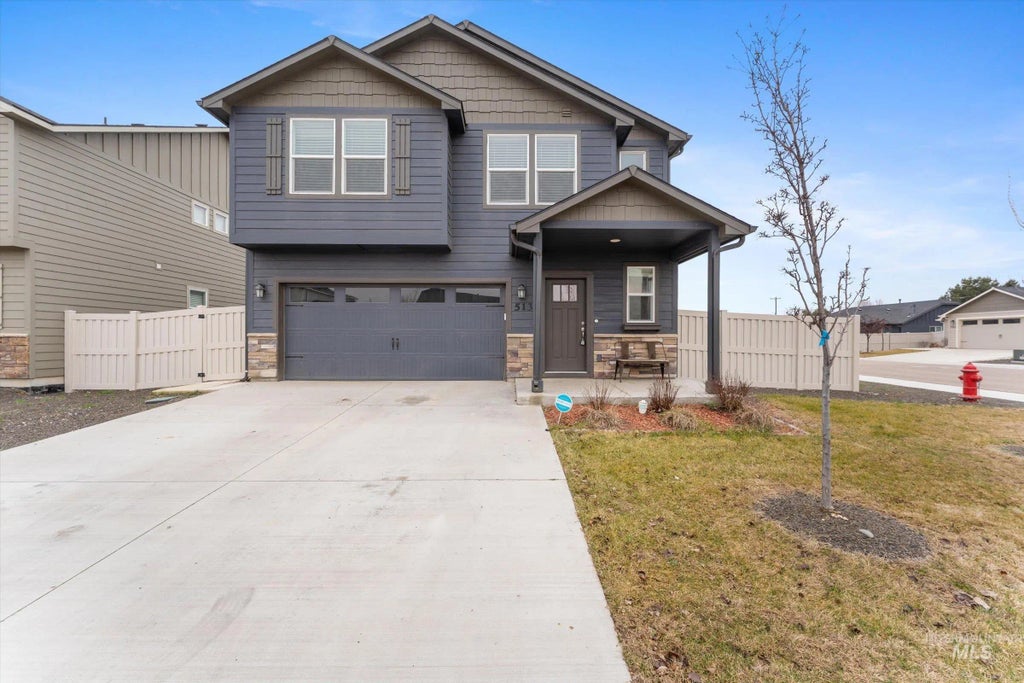 513 Stanley Lake St, Middleton