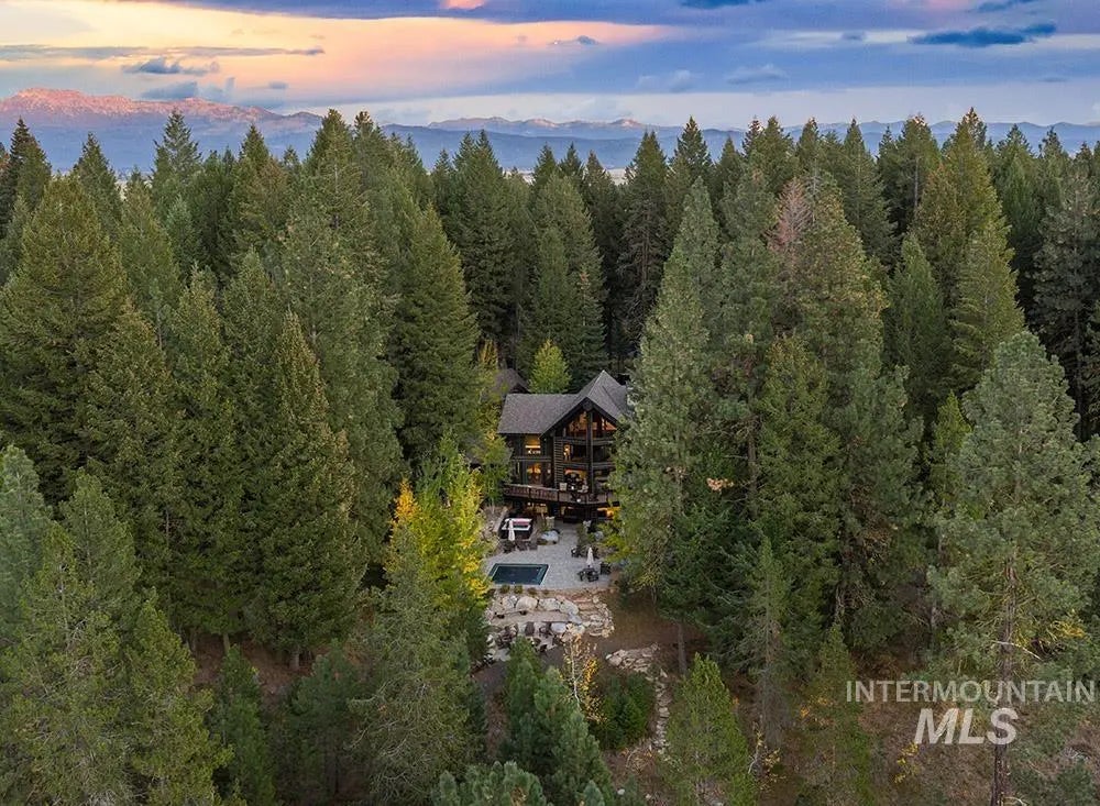 305 Blackhawk Lake Dr., McCall