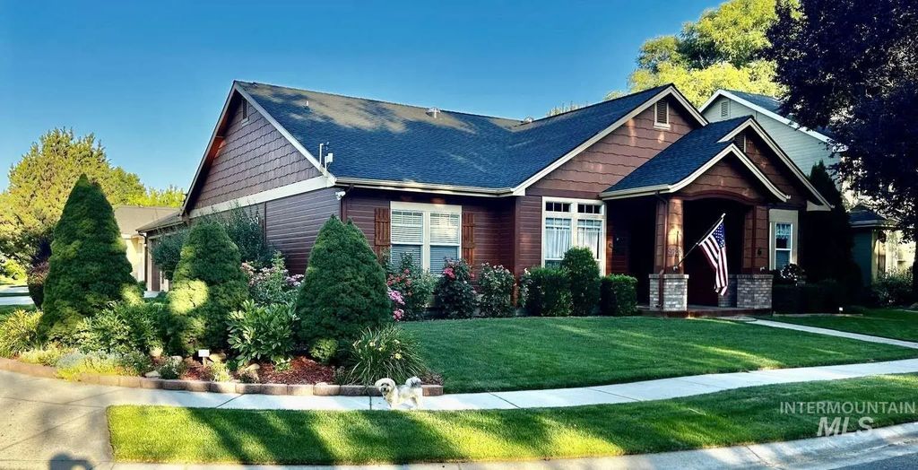 3738 N Hollymount Way, Meridian