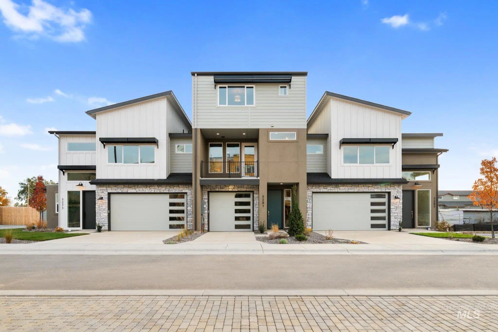 5258 N River Water Lane, Garden City