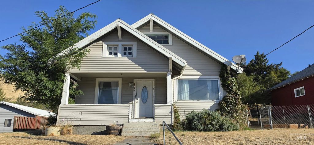 1627 Main, Pomeroy